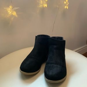Black suede Old Navy ankle boots booties toddler
